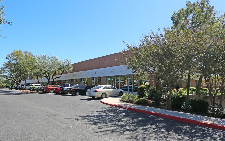 More Photos Of 12460 Network Blvd, San Antonio Research And Development For Lease