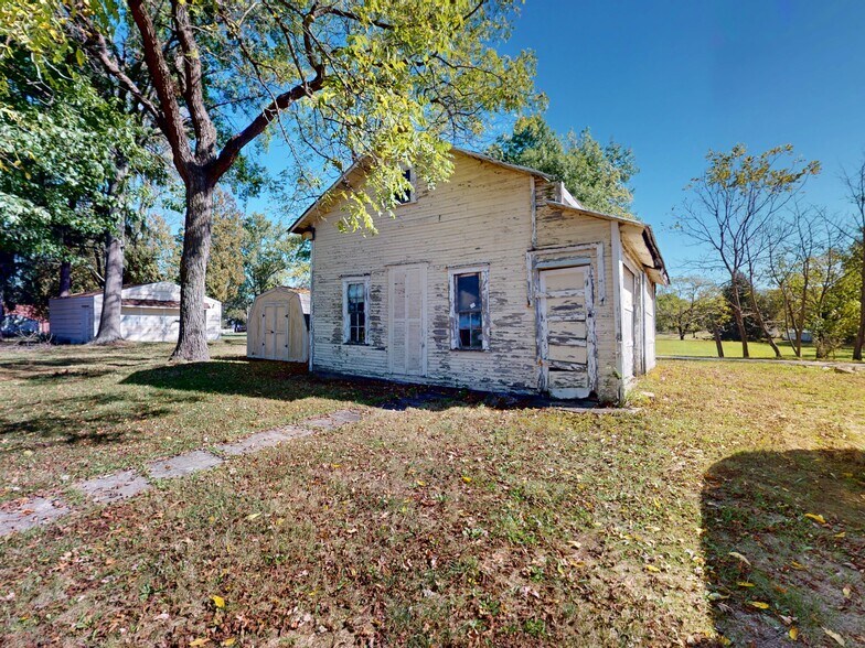 More Photos Of 4725 S Massillon Rd, Green Storefront Retail Office For Sale