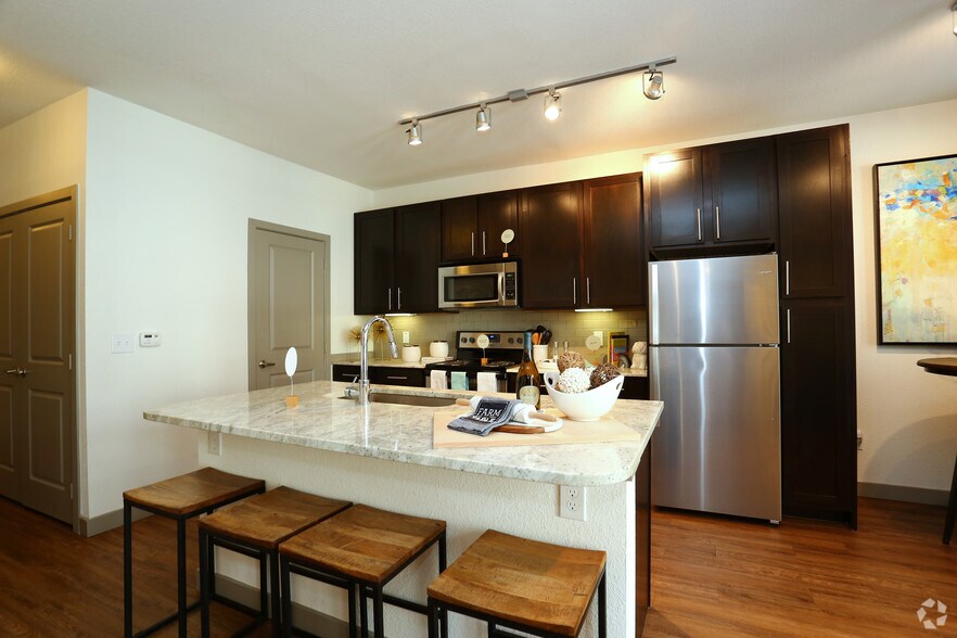 More Photos Of 403 E Koenig Ln, Austin Apartments For Lease