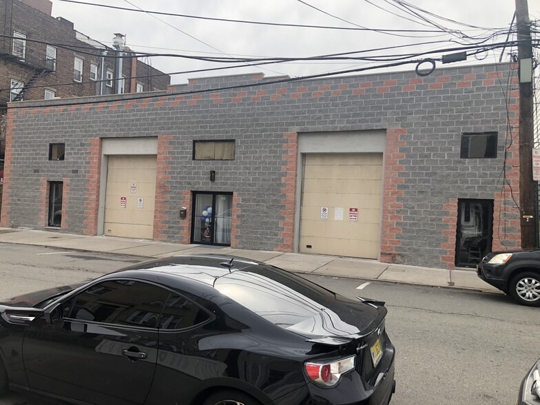More Photos Of 207-211 75th St, North Bergen Warehouse For Lease