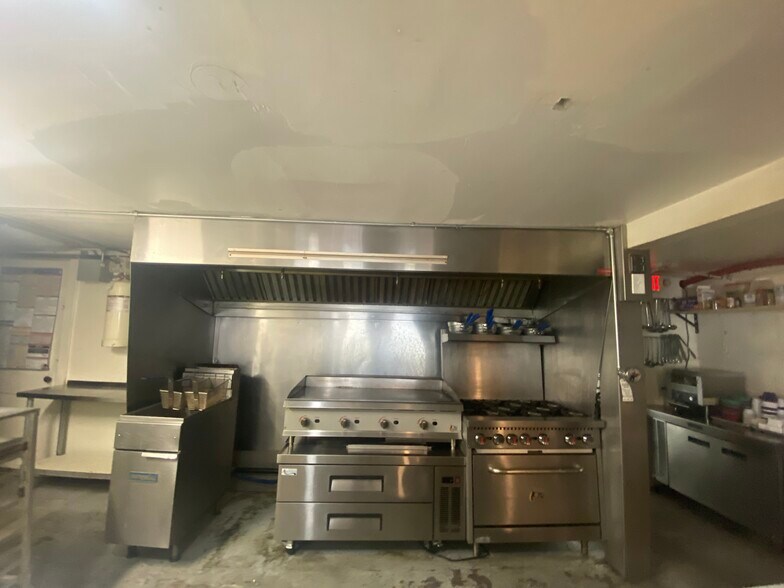 More Photos Of 42 W Spring St, Port Austin General Retail For Lease