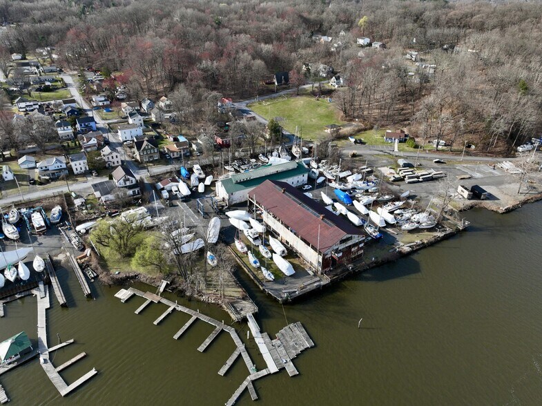 More Photos Of 140 First St, Connelly Marina For Sale