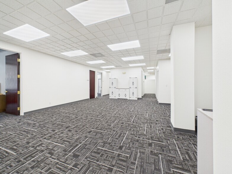 More Photos Of 1110 N Five Mile Rd, Boise Office For Sale