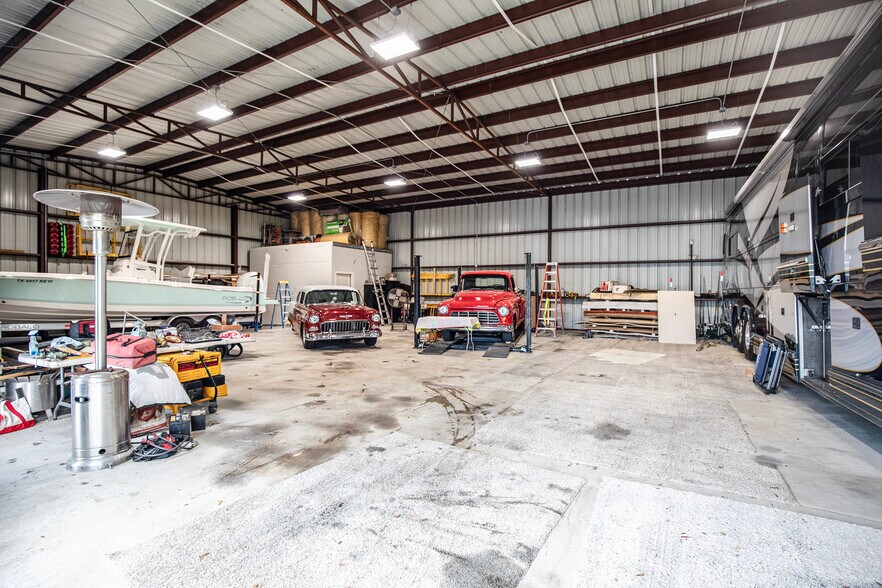 More Photos Of 2605 Columbia Memorial Pky, Kemah Office For Lease