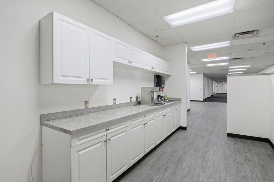 More Photos Of 700 Resende Rd, Webster Unknown For Lease