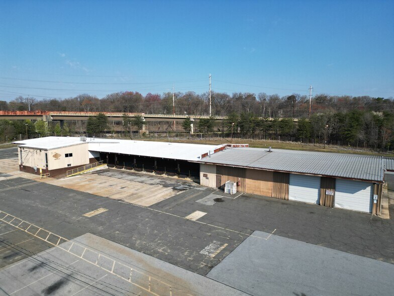 Primary Photo Of 2400 Beaver Rd, Landover Truck Terminal For Lease