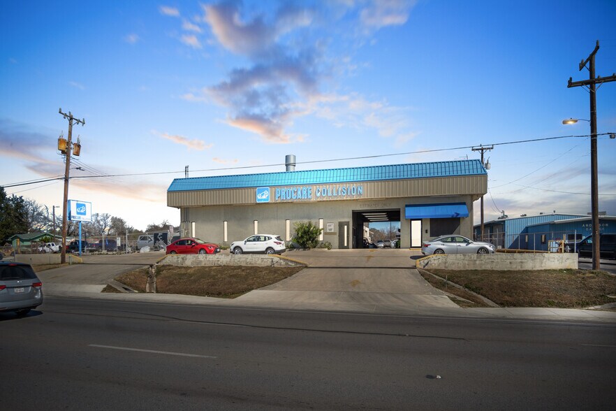 Primary Photo Of 7606 Bandera Rd, San Antonio Auto Repair For Sale