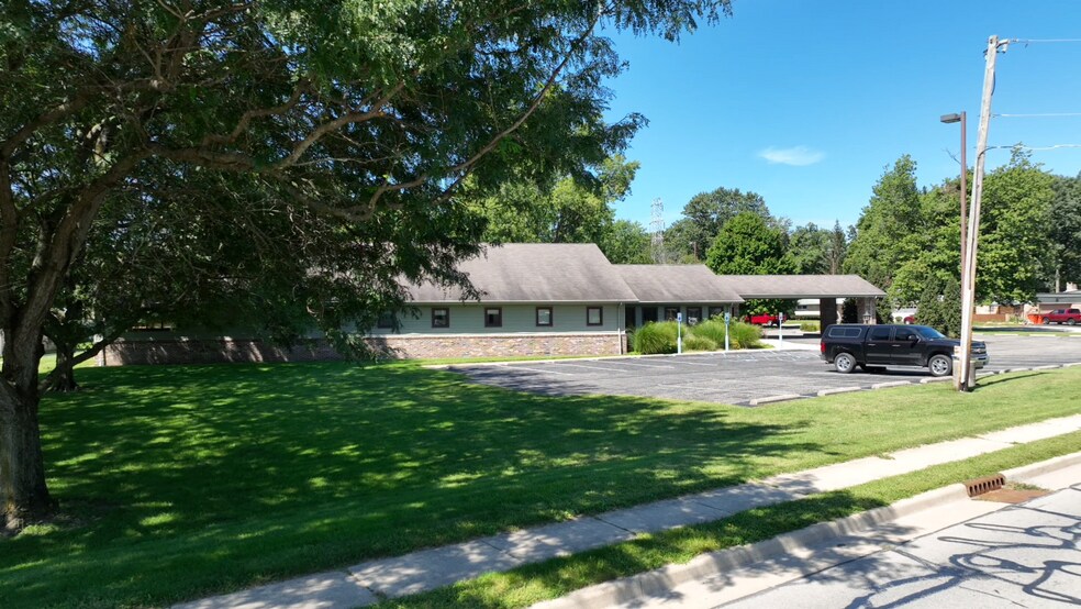 More Photos Of 1 Oakview Dr, Monticello Office For Sale