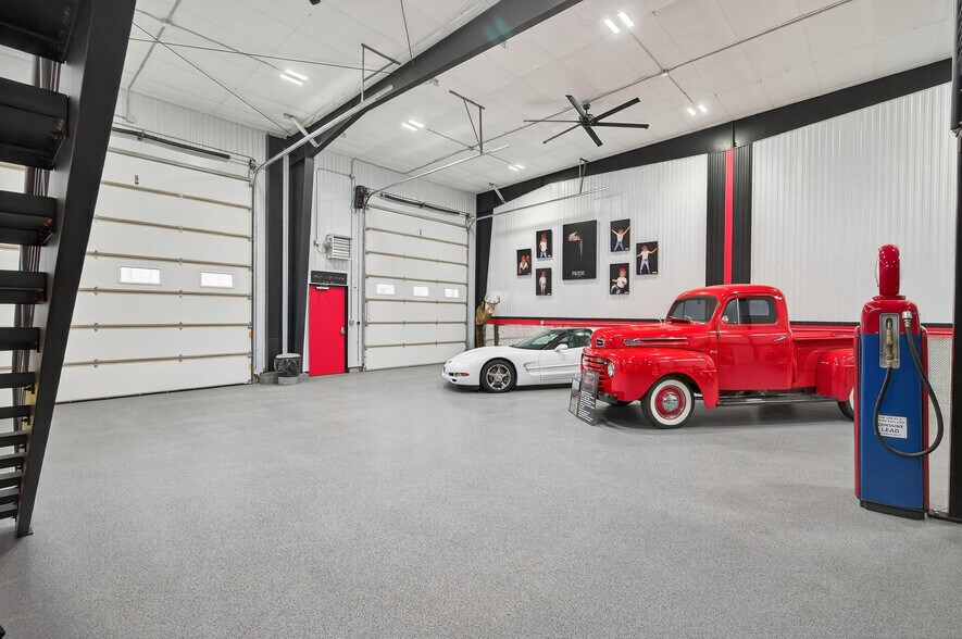 More Photos Of 663 Valerie Ave, Hudson Specialty For Sale