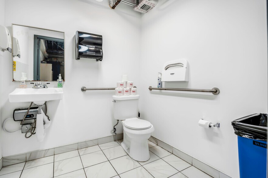 More Photos Of 3900-3908 NW 126th Ave, Coral Springs Warehouse For Sale