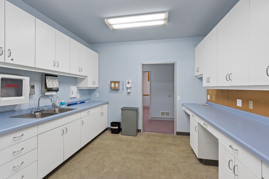 More Photos Of N6493 Valley Circle Rd, Plainfield Office For Sale