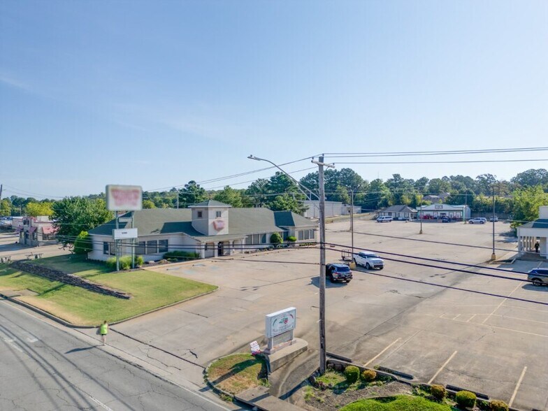 More Photos Of 2103 N Broadway, Poteau General Retail For Sale