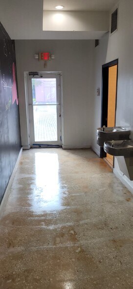 More Photos Of 2322 NE 2nd Ave, Miami Restaurant For Lease