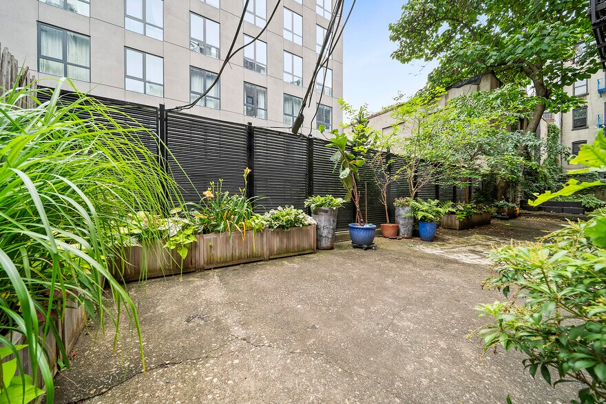 More Photos Of 20 Clinton St, New York Multifamily For Sale