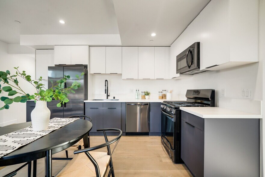 More Photos Of 6082 W 18th St, Los Angeles Apartments For Sale