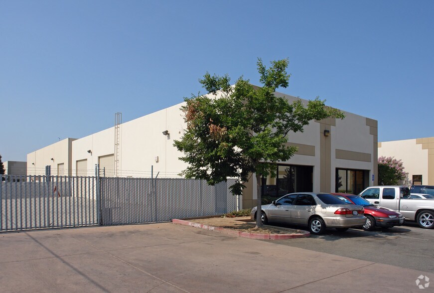 More Photos Of 4513 Harlin Dr, Sacramento Warehouse For Lease