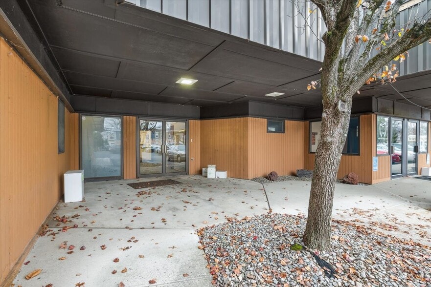 More Photos Of 215 Union Ave, Bridgewater Medical For Sale