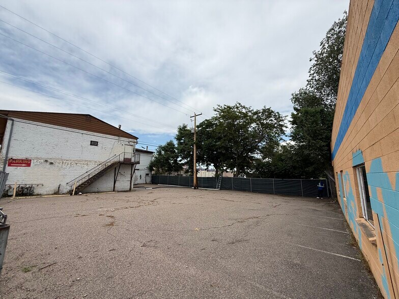 More Photos Of 11598 W Colfax Ave, Lakewood Freestanding For Sale