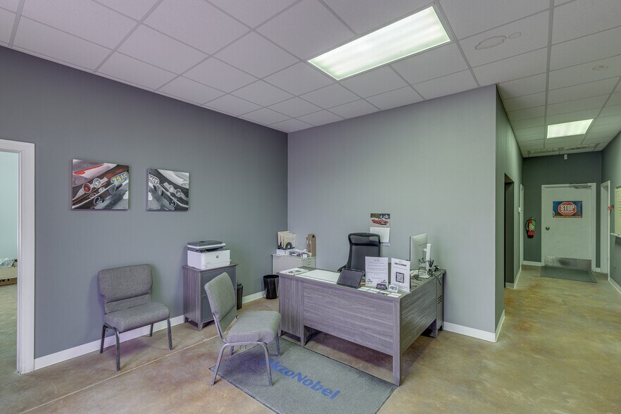 More Photos Of 169 Sterling Ave, West Monroe Flex For Sale