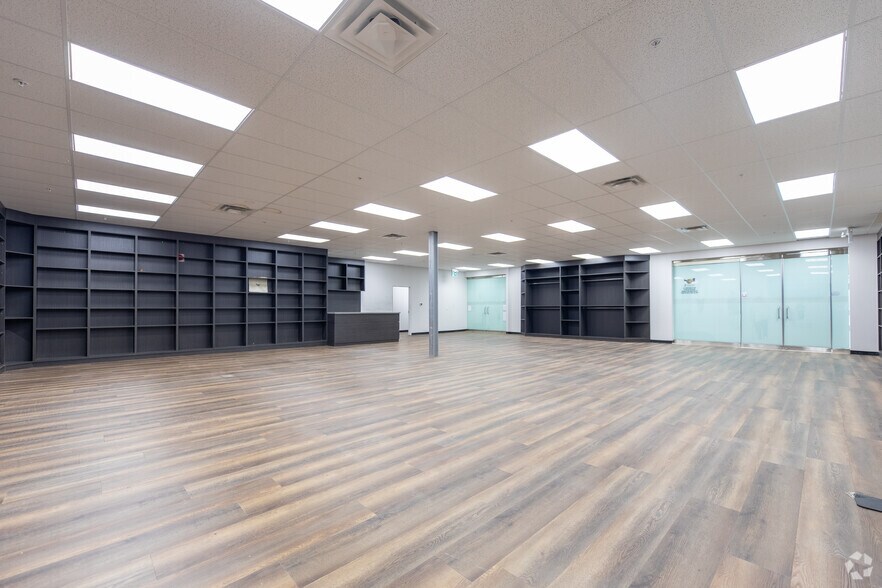 More Photos Of 1615 Dundas St E, Whitby General Retail For Lease