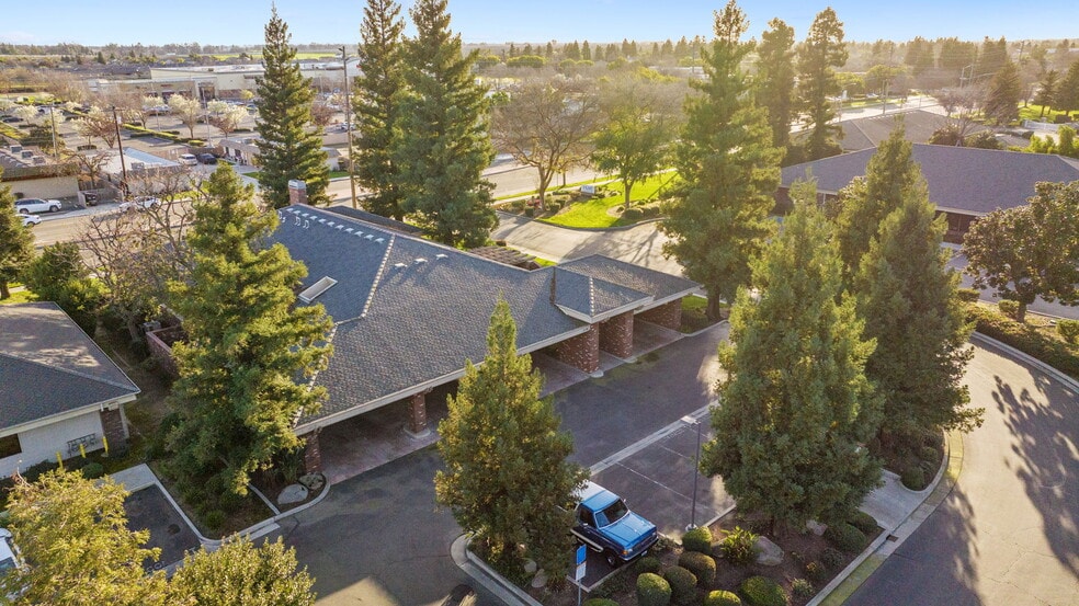 More Photos Of 3740 W Caldwell Ave, Visalia Office For Lease