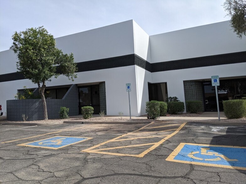 More Photos Of 5865 S Kyrene Rd, Tempe Unknown For Lease