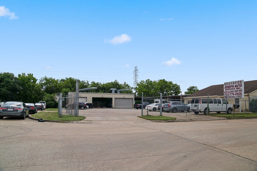 More Photos Of 9903 Honeywell St, Houston Warehouse For Sale