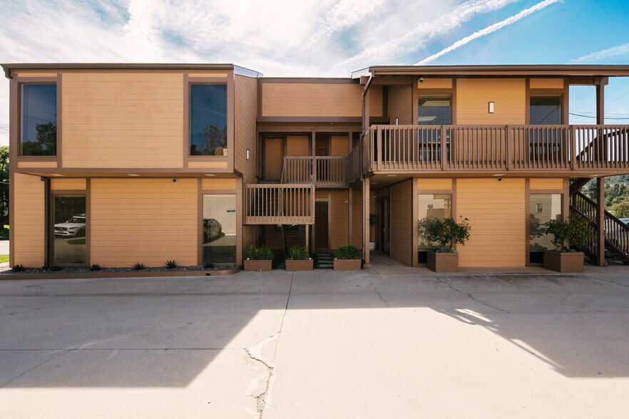 More Photos Of 2505 Canada Blvd, Glendale Office For Lease