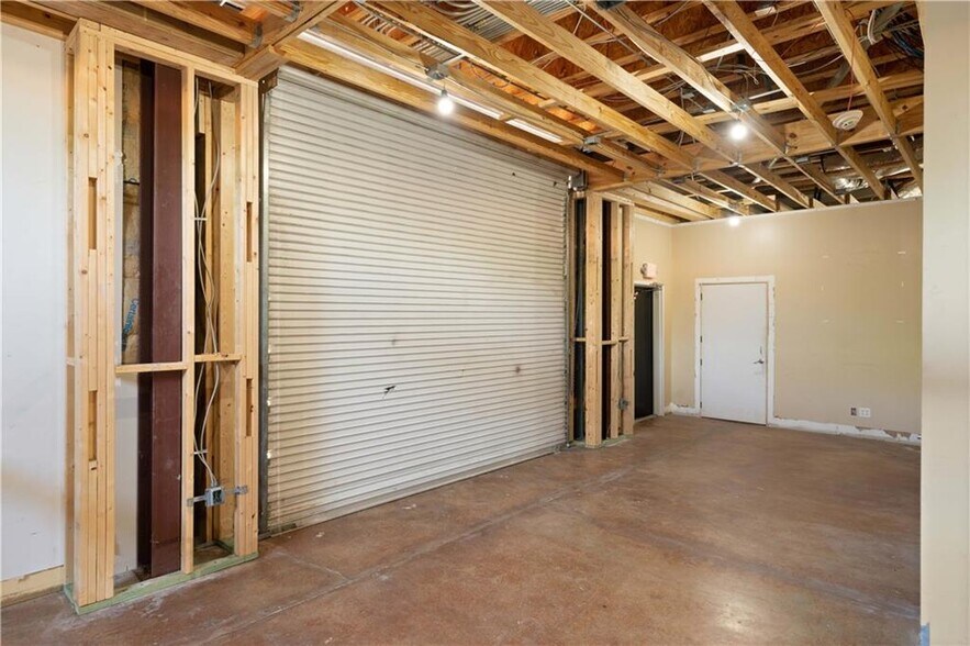 More Photos Of 16 Boardwalk Plz, Saint Simons Island General Retail For Sale