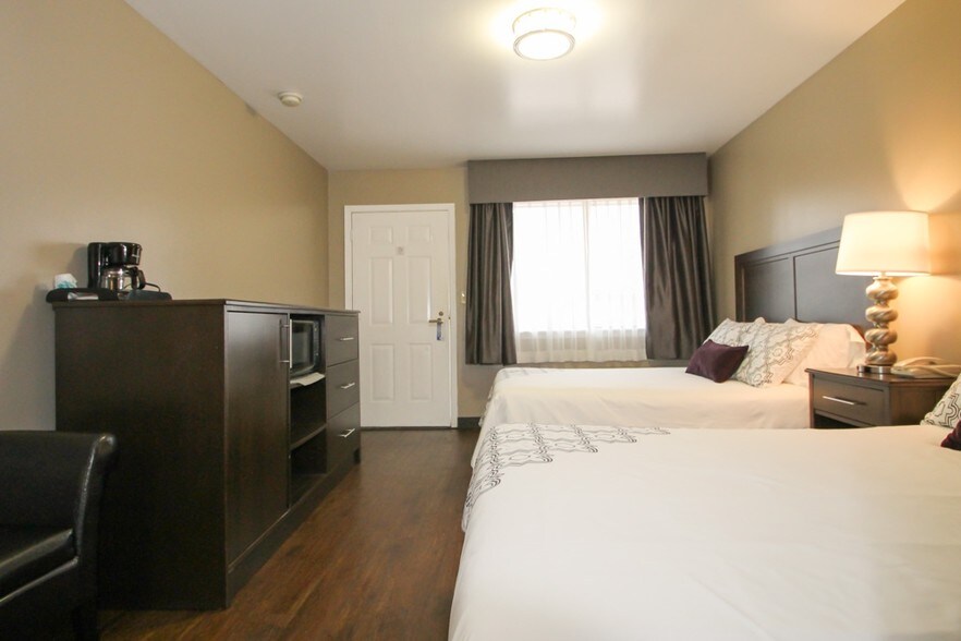 More Photos Of 42666 Highway 23, Venice Hotel For Sale