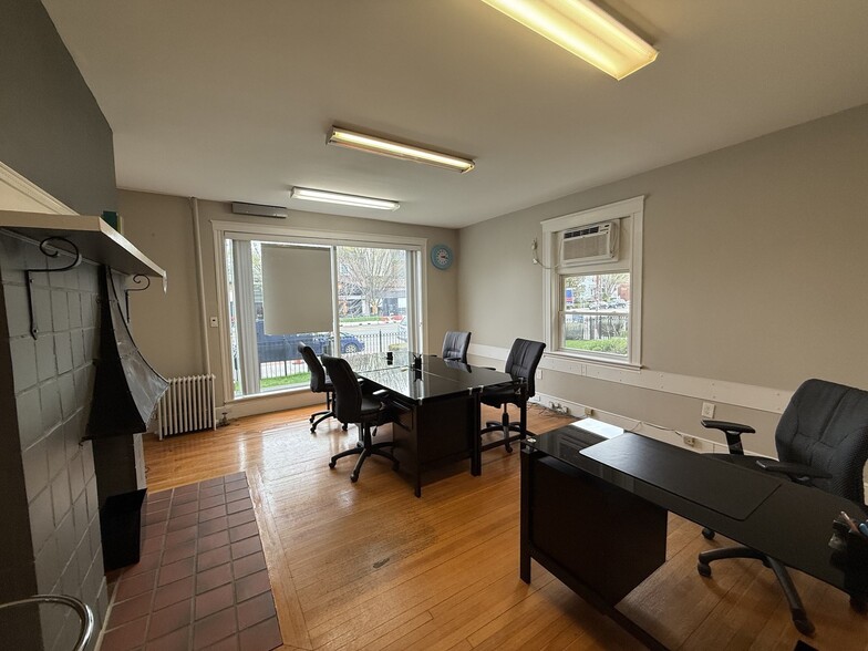 More Photos Of 1675-1679 Massachusetts Ave, Cambridge Office For Lease