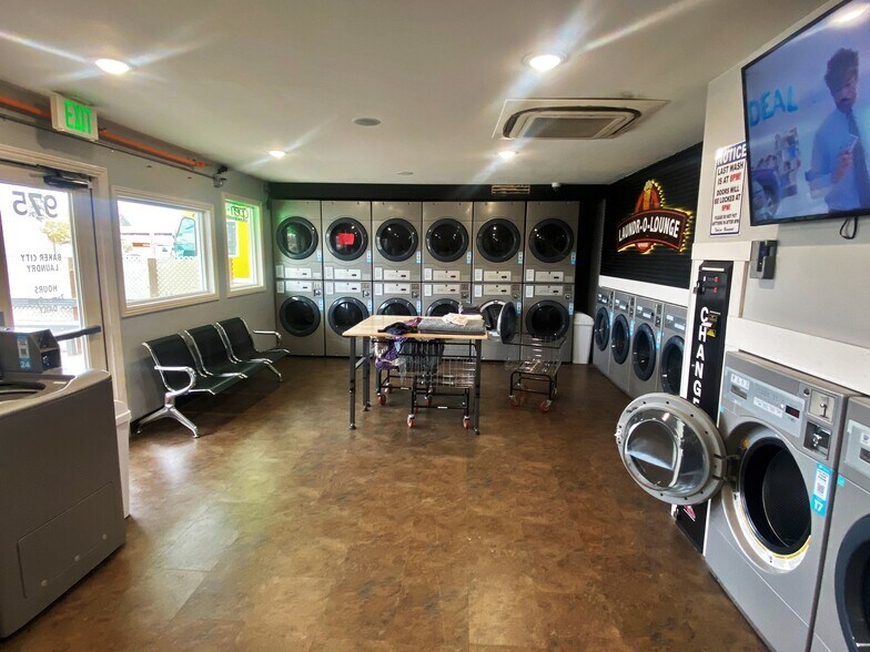 More Photos Of 975 Campbell St, Baker City General Retail For Sale