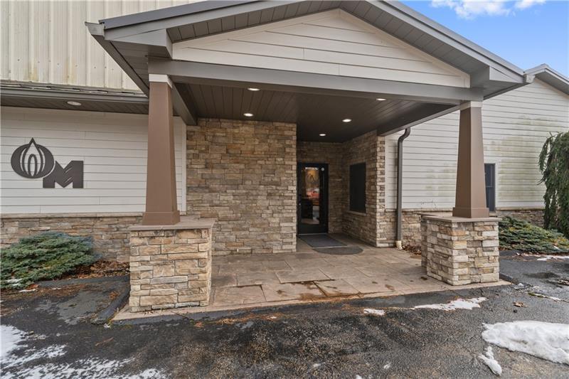 Primary Photo Of 114 Oil Ln, Hunker Office For Lease