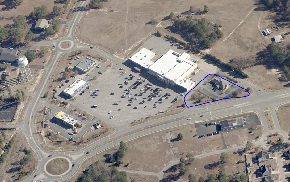 More Photos Of 3210 Ray Rd, Spring Lake Bank For Lease