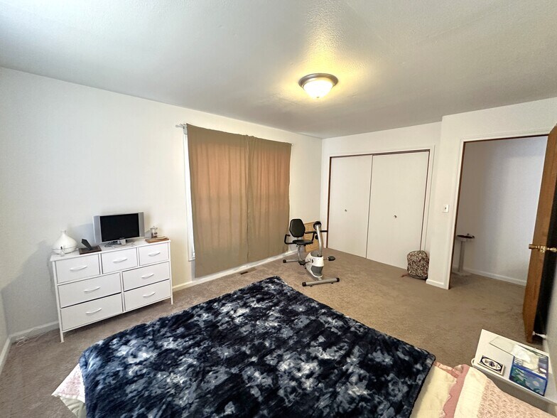 More Photos Of 309 8th St, Hugo Apartments For Sale