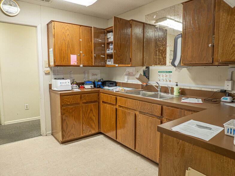 More Photos Of 2306 Ridge Rd, Rockwall Medical For Sale