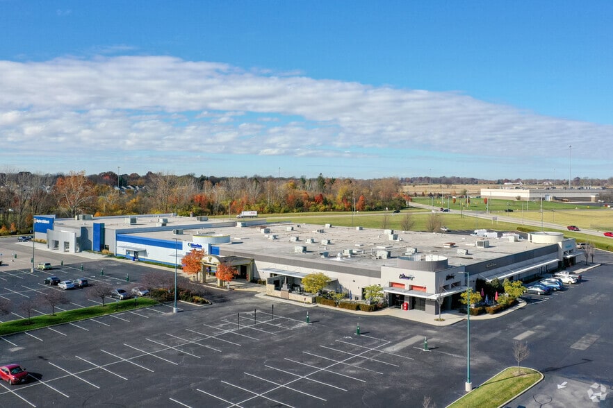 More Photos Of 865 W Market St, Troy Unknown For Lease