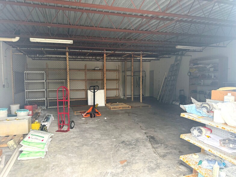 More Photos Of 2160 S Tamiami Trl, Venice Storefront Retail Office For Lease