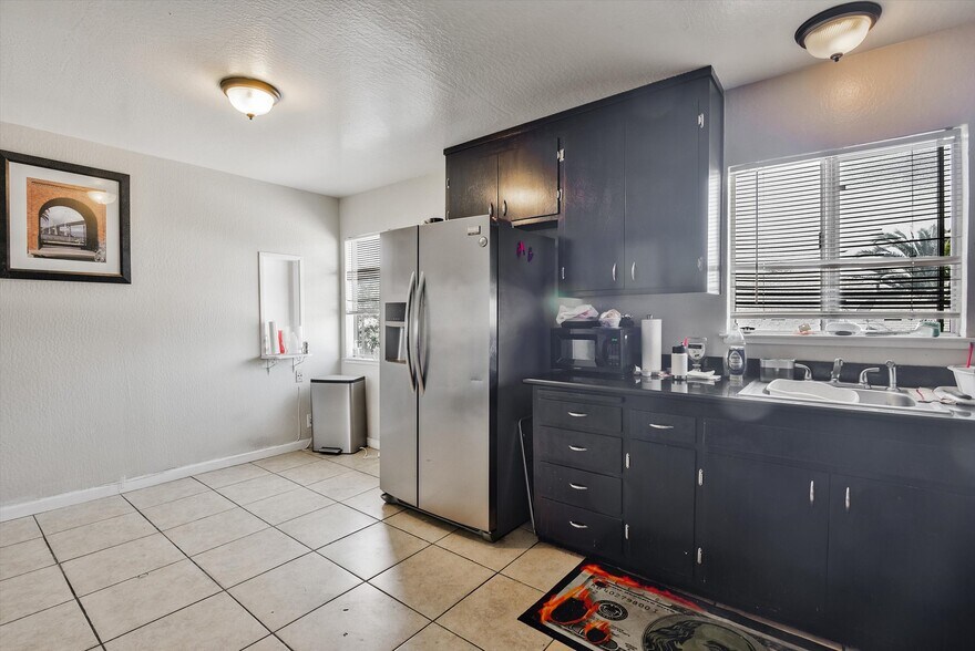 More Photos Of 1927 82nd Ave, Oakland Apartments For Sale