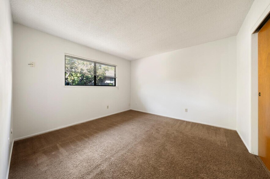 More Photos Of 5743 Woodleigh Dr, Carmichael Multifamily For Sale