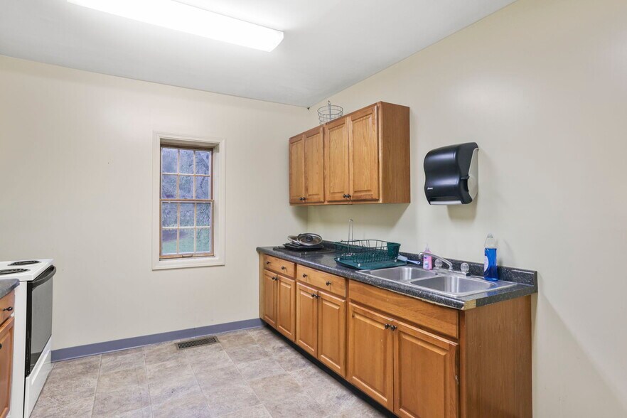 More Photos Of 5734 Durbin Rd, Bellville Specialty For Sale