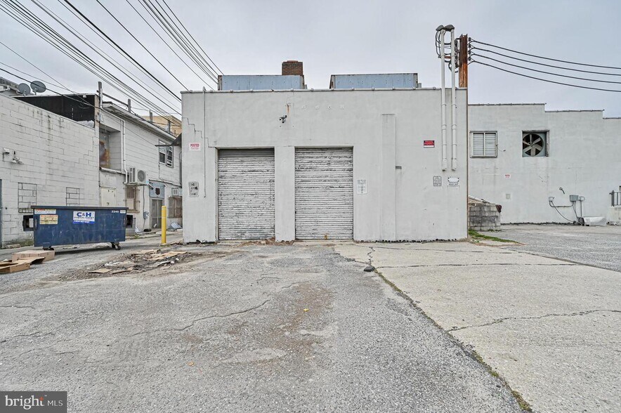 More Photos Of 13 N East Blvd, Vineland Flex For Sale