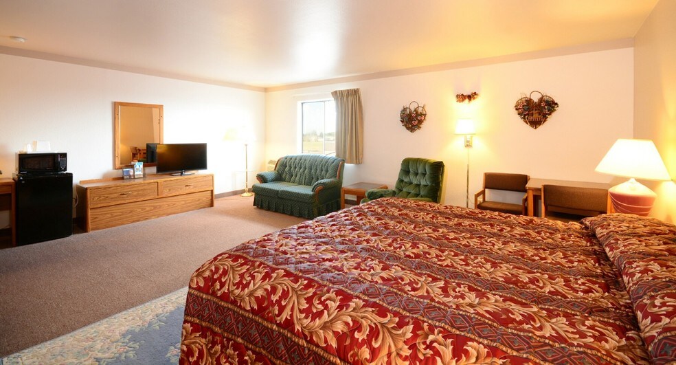 More Photos Of 2100 Fay St, Burlington Hotel For Sale