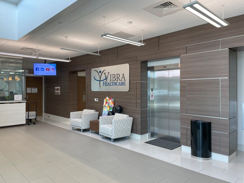 More Photos Of 4600 Lena Dr, Mechanicsburg Office For Lease