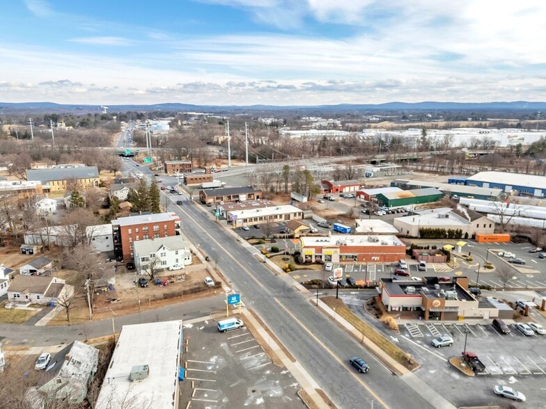 More Photos Of 785 Page Blvd, Springfield Light Manufacturing For Sale