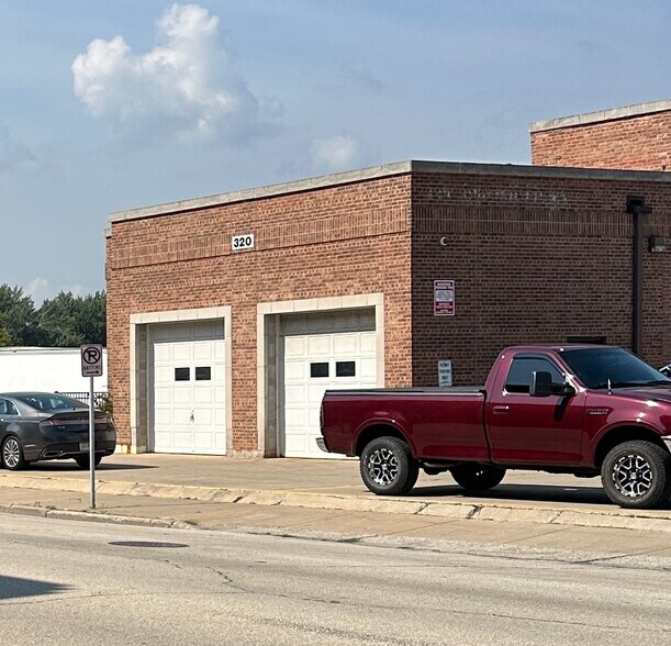 More Photos Of 212 4th St, Racine Loft Creative Space For Sale