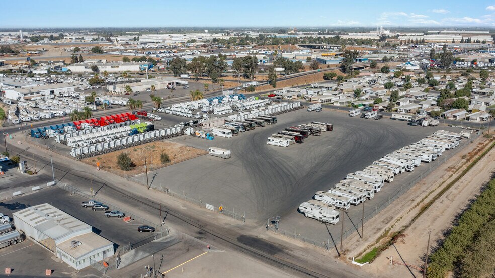 More Photos Of 2510 Central Ave, Fresno Land For Lease