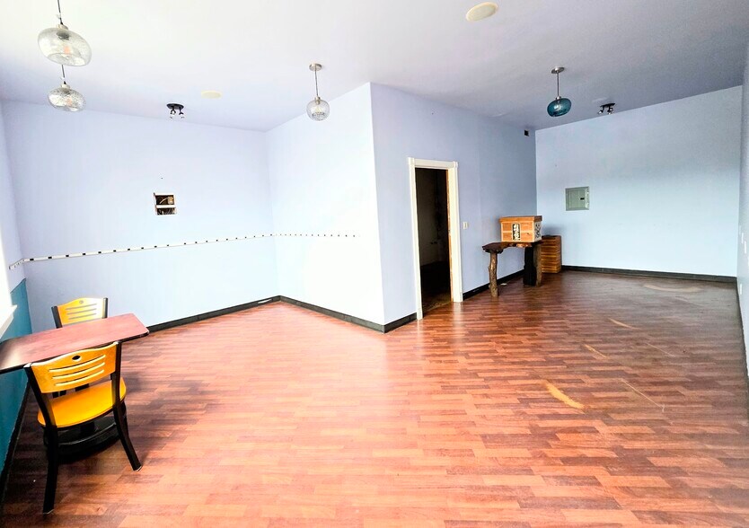 More Photos Of 10450 Lansing St, Mendocino Freestanding For Lease