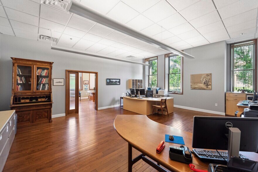 More Photos Of 261 School Ave, Excelsior Office For Sale