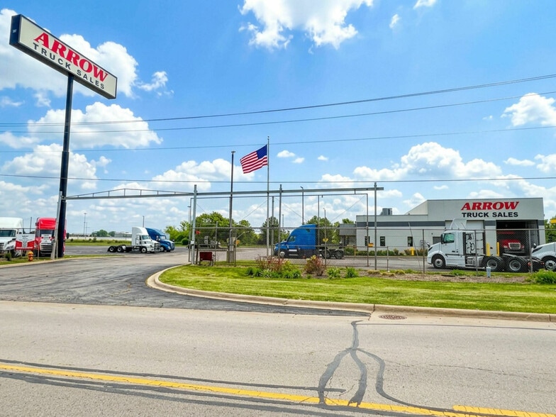Primary Photo Of 241 W South Frontage Rd, Bolingbrook Mixed Retail For Sale